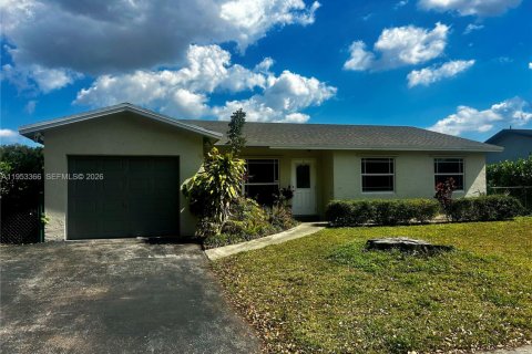 Villa ou maison à Pembroke Pines, Floride 3 chambres, 105.82 m2 № 2025401