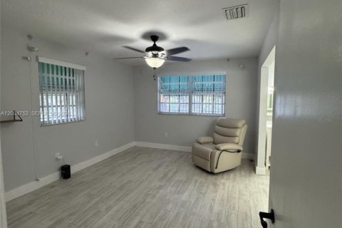 Купить таунхаус в Купер-Сити, Флорида 3 спальни, 135.54м2, № 2068204 - фото 26