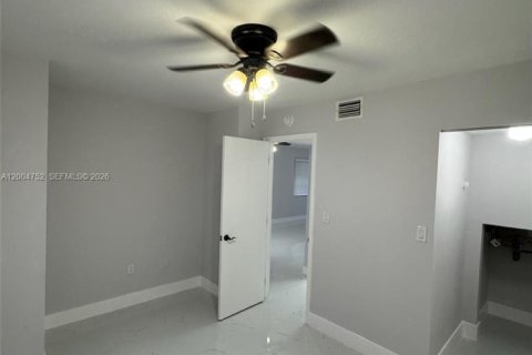 Купить таунхаус в Купер-Сити, Флорида 3 спальни, 135.54м2, № 2068204 - фото 16