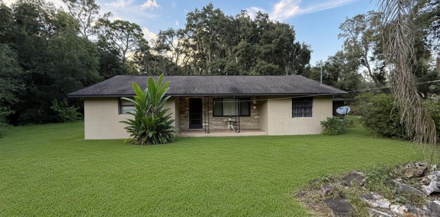 House in Mount Dora, Florida 3 bedrooms, 134.71 sq.m. № 2391418