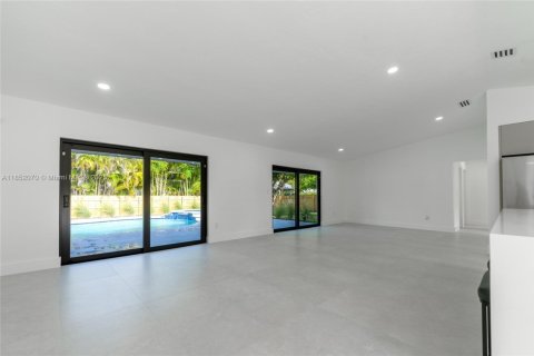 House in Palmetto Bay, Florida 4 bedrooms, 175.59 sq.m. № 1858729 - photo 16