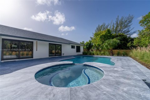 House in Palmetto Bay, Florida 4 bedrooms, 175.59 sq.m. № 1858729 - photo 5