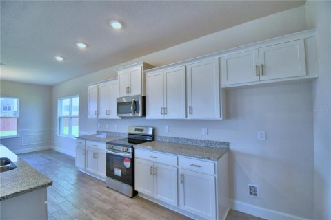 House in Auburndale, Florida 4 bedrooms, 223.43 sq.m. № 1527163 - photo 15