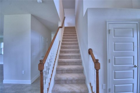 House in Auburndale, Florida 4 bedrooms, 223.43 sq.m. № 1527163 - photo 17