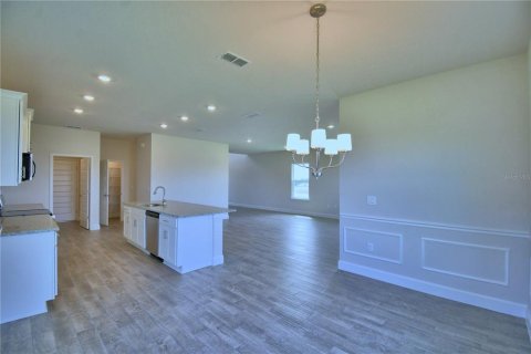 House in Auburndale, Florida 4 bedrooms, 223.43 sq.m. № 1527163 - photo 10