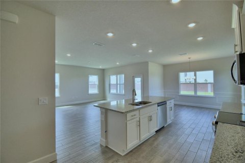 House in Auburndale, Florida 4 bedrooms, 223.43 sq.m. № 1527163 - photo 11