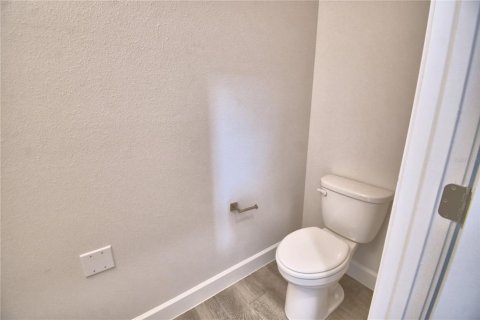 House in Auburndale, Florida 4 bedrooms, 223.43 sq.m. № 1527163 - photo 14