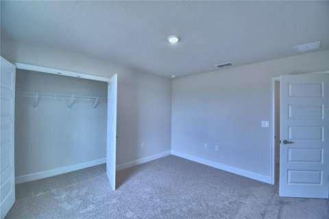 House in Auburndale, Florida 4 bedrooms, 223.43 sq.m. № 1527163 - photo 25