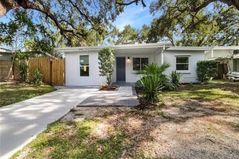 Casa en venta en Madeira Beach, Florida, 3 dormitorios, 99.22 m2 № 1855402 - foto 1