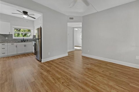 Casa en venta en Madeira Beach, Florida, 3 dormitorios, 99.22 m2 № 1855402 - foto 6