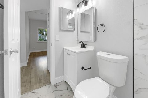 Casa en venta en Madeira Beach, Florida, 3 dormitorios, 99.22 m2 № 1855402 - foto 18