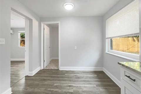 Casa en venta en Madeira Beach, Florida, 3 dormitorios, 99.22 m2 № 1855402 - foto 9