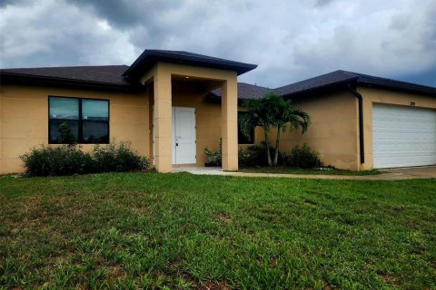 Casa en venta en Cape Coral, Florida, 3 dormitorios, 150.13 m2 № 1903482 - foto 1