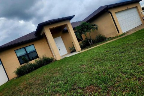 Casa en venta en Cape Coral, Florida, 3 dormitorios, 150.13 m2 № 1903482 - foto 2
