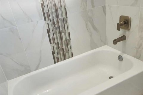 Casa en venta en Cape Coral, Florida, 3 dormitorios, 150.13 m2 № 1903482 - foto 4