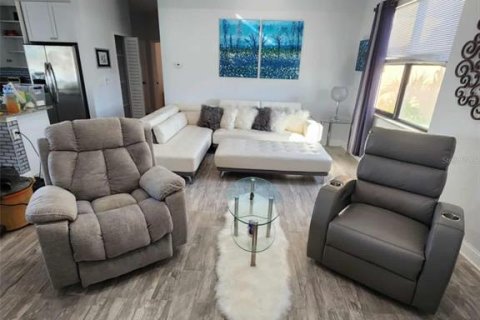 Casa en venta en Cape Coral, Florida, 3 dormitorios, 150.13 m2 № 1903482 - foto 8