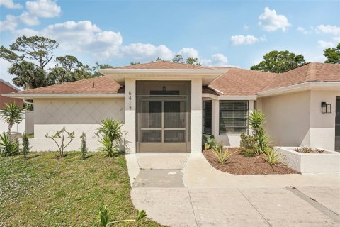 House in North Port, Florida 3 bedrooms, 189.89 sq.m. № 1608542 - photo 5