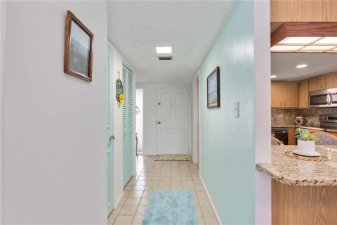Condo in Bradenton, Florida, 2 bedrooms  № 1681024 - photo 10