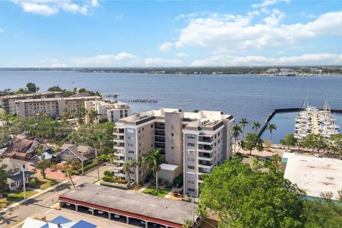 Condo in Bradenton, Florida, 2 bedrooms  № 1681024 - photo 1