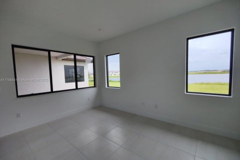 Villa ou maison à louer à Ave Maria, Floride: 5 chambres, 315.03 m2 № 1958295 - photo 8