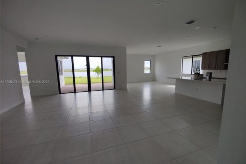 Villa ou maison à louer à Ave Maria, Floride: 5 chambres, 315.03 m2 № 1958295 - photo 3