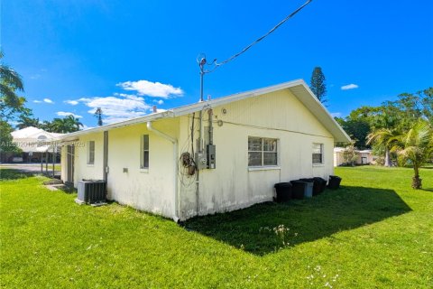 Купить виллу или дом в Форт Майерс, Флорида 2 спальни, 102.1м2, № 2066424 - фото 3