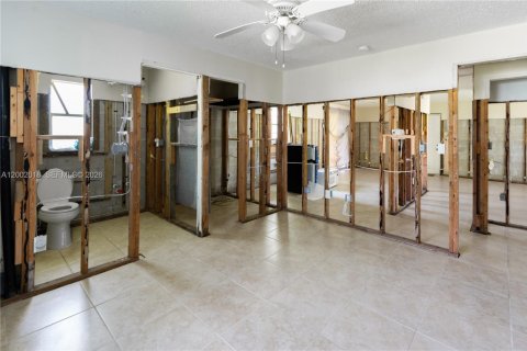 Купить виллу или дом в Форт Майерс, Флорида 2 спальни, 102.1м2, № 2066424 - фото 11