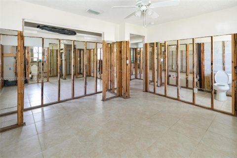 Купить виллу или дом в Форт Майерс, Флорида 2 спальни, 102.1м2, № 2066424 - фото 10