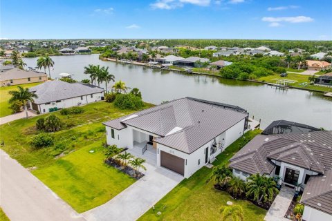 Villa ou maison à vendre à Port Charlotte, Floride: 5 chambres, 286.14 m2 № 2324721 - photo 9
