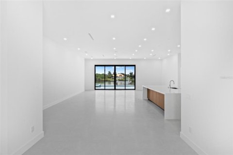 Villa ou maison à vendre à Port Charlotte, Floride: 5 chambres, 286.14 m2 № 2324721 - photo 13
