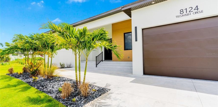Villa ou maison à Port Charlotte, Floride 5 chambres, 286.14 m2 № 2324721