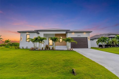 Villa ou maison à vendre à Port Charlotte, Floride: 5 chambres, 286.14 m2 № 2324721 - photo 3
