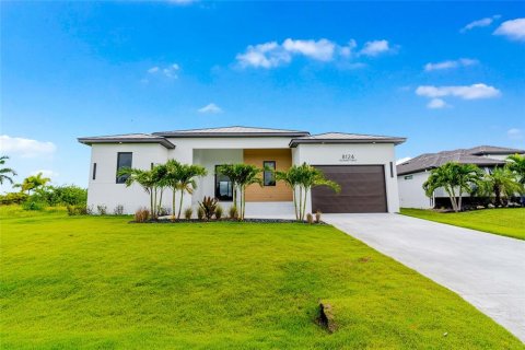 Villa ou maison à vendre à Port Charlotte, Floride: 5 chambres, 286.14 m2 № 2324721 - photo 2