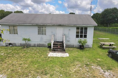 House in Okeechobee, Florida 3 bedrooms, 93.65 sq.m. № 1796933 - photo 2