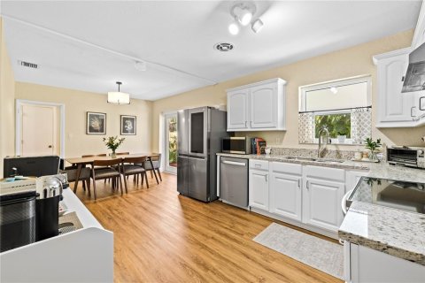 Купить виллу или дом в Тампа, Флорида 3 комнаты, 134.62м2, № 1915487 - фото 3