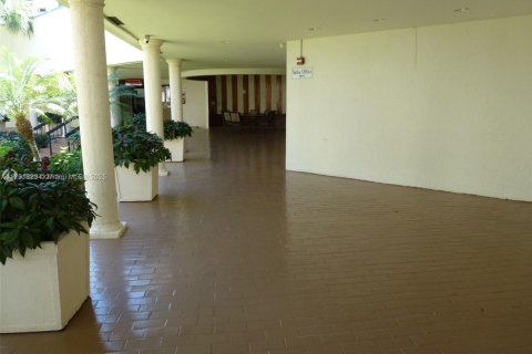 Copropriété à louer à Sunny Isles Beach, Floride: 1 chambre, 71.26 m2 № 1711521 - photo 22
