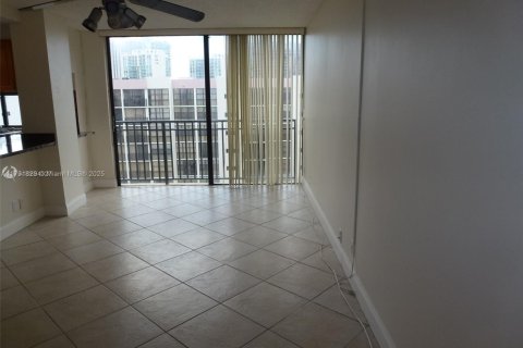 Copropriété à louer à Sunny Isles Beach, Floride: 1 chambre, 71.26 m2 № 1711521 - photo 11
