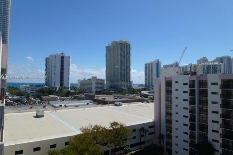 Copropriété à louer à Sunny Isles Beach, Floride: 1 chambre, 71.26 m2 № 1711521 - photo 17