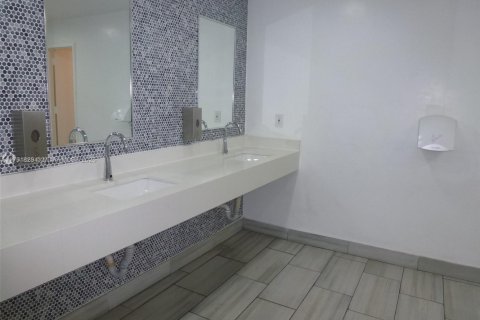 Copropriété à louer à Sunny Isles Beach, Floride: 1 chambre, 71.26 m2 № 1711521 - photo 25