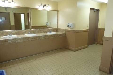 Copropriété à louer à Sunny Isles Beach, Floride: 1 chambre, 71.26 m2 № 1711521 - photo 27