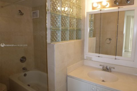 Copropriété à louer à Sunny Isles Beach, Floride: 1 chambre, 71.26 m2 № 1711521 - photo 15