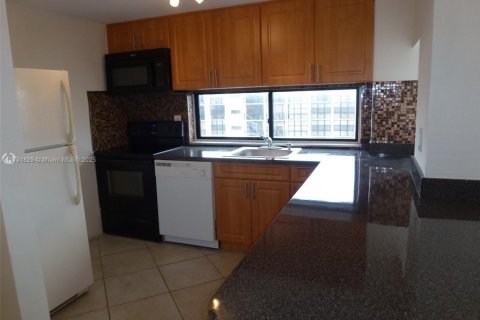 Copropriété à louer à Sunny Isles Beach, Floride: 1 chambre, 71.26 m2 № 1711521 - photo 6