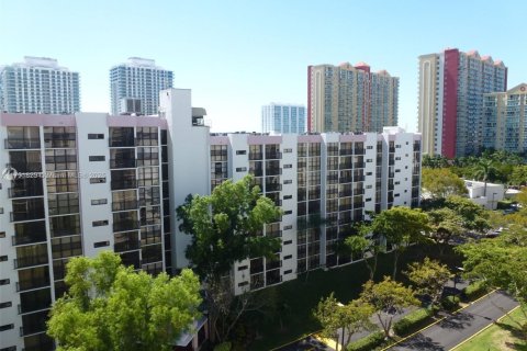 Copropriété à louer à Sunny Isles Beach, Floride: 1 chambre, 71.26 m2 № 1711521 - photo 16