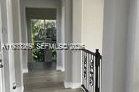 Casa en alquiler en Parkland, Florida, 6 dormitorios, 353.96 m2 № 1996657 - foto 10