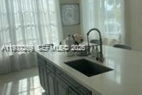 Casa en alquiler en Parkland, Florida, 6 dormitorios, 353.96 m2 № 1996657 - foto 28