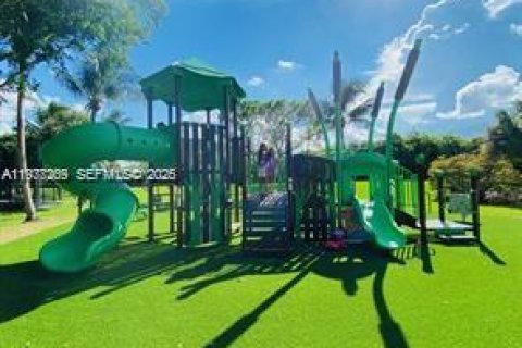 Casa en alquiler en Parkland, Florida, 6 dormitorios, 353.96 m2 № 1996657 - foto 18