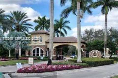 Casa en alquiler en Parkland, Florida, 6 dormitorios, 353.96 m2 № 1996657 - foto 14