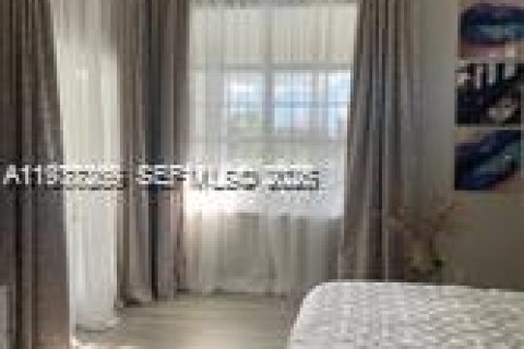 Casa en alquiler en Parkland, Florida, 6 dormitorios, 353.96 m2 № 1996657 - foto 29