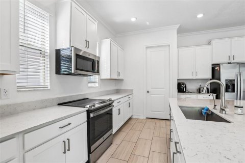 Casa en venta en Tampa, Florida, 4 dormitorios, 269.32 m2 № 2430550 - foto 9