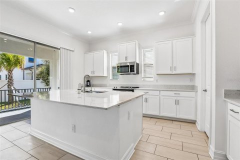 Casa en venta en Tampa, Florida, 4 dormitorios, 269.32 m2 № 2430550 - foto 8